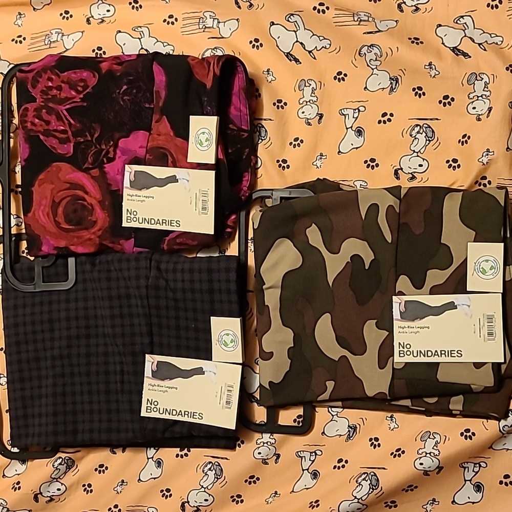 No Boundaries Sueded Leggings 3 pair Women's Small/Medium Floral, Camo, Plaid